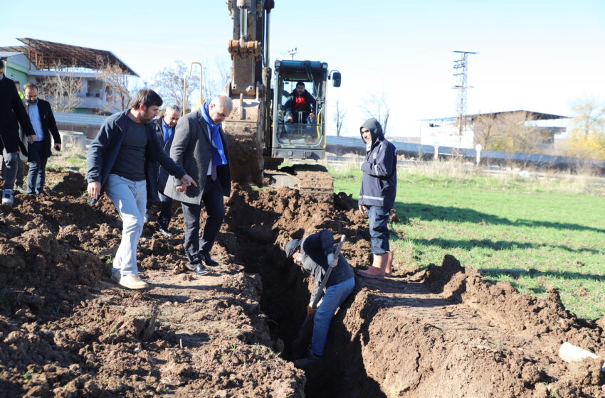 Sur ilçesi Yukarıkılıçtaş Mahallesinde Kanalizasyon şebeke çalışmaları devam ediyor