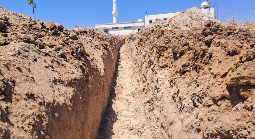 DİSKİ, Bismil’de yeni mezarlık alanının kanalizasyon altyapısı tamamladı