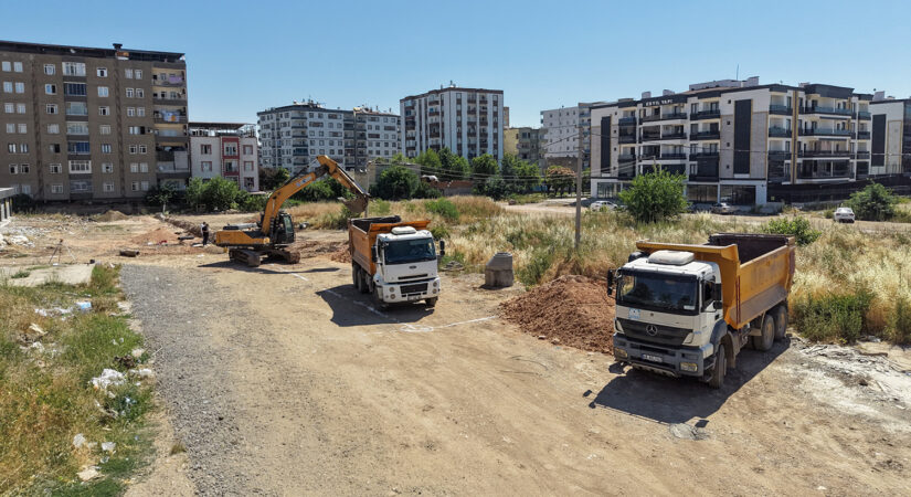 DİSKİ, Bağlar’da 2 bin 100 metrelik kanalizasyon hattı yapımına başladı